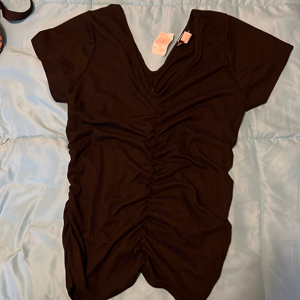 Black scrunched shirt